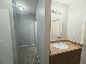 138 S Bend Ct in Willis, TX - Building Photo - Building Photo