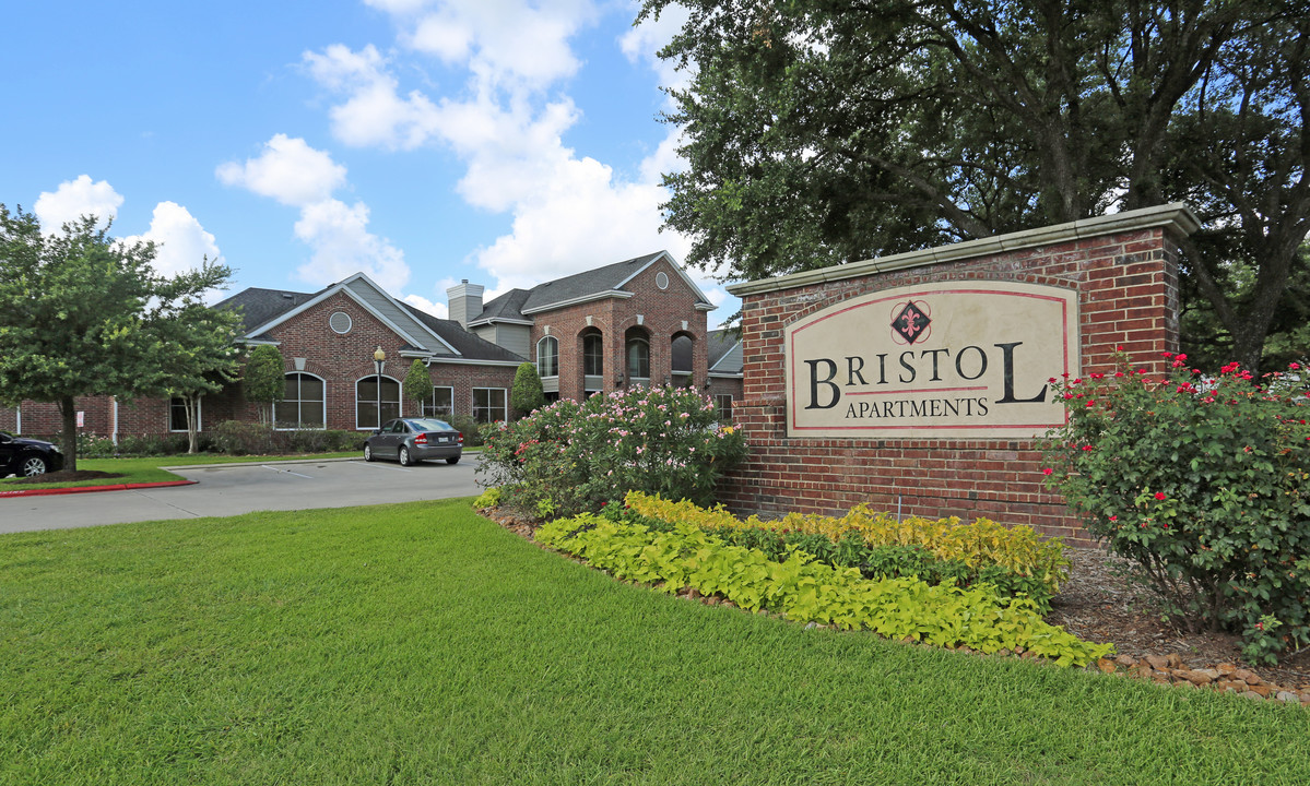 Bristol in Houston, TX - Foto de edificio