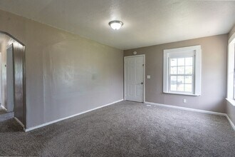 419 E Jarman Dr in Midwest City, OK - Building Photo - Building Photo