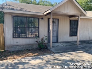 131 Dolores Ave in San Antonio, TX - Foto de edificio - Building Photo