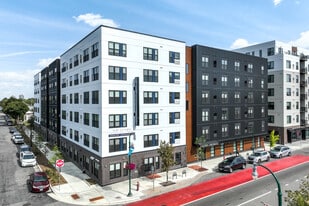Lakefield Apartments in Minneapolis, MN - Building Photo