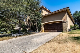 1231 Via Belcanto in San Antonio, TX - Building Photo - Building Photo