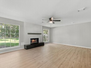 1227 Lake Estates Ct in Sugar Land, TX - Building Photo - Building Photo