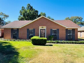 728 E Gardendale Dr in Montgomery, AL - Building Photo - Building Photo