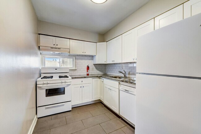 615 N 32nd St in Philadelphia, PA - Foto de edificio - Building Photo