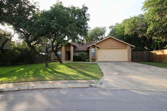 9347 Laurel Grove