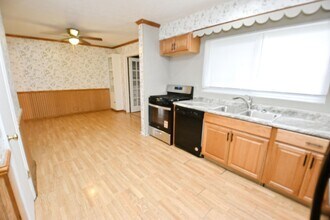 1615 Rockne Dr in South Bend, IN - Building Photo - Building Photo