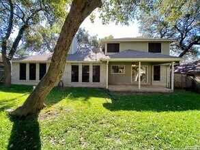 8911 Shady Leaf in San Antonio, TX - Foto de edificio - Building Photo