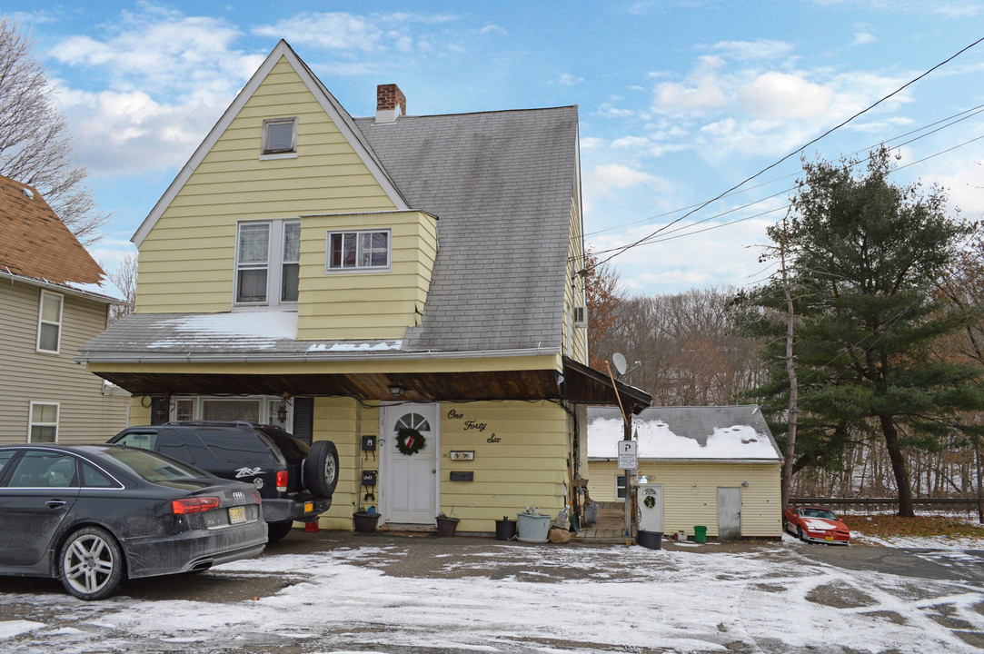 146 Orange Tpke in Sloatsburg, NY - Building Photo