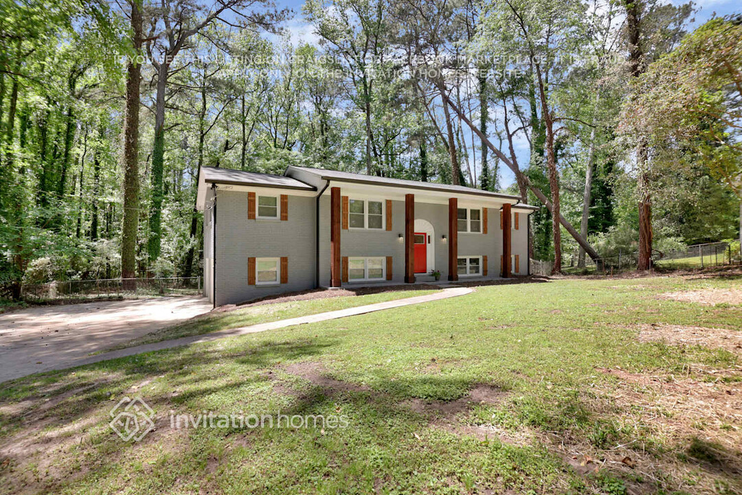 4127 Durham Cir in Stone Mountain, GA - Building Photo