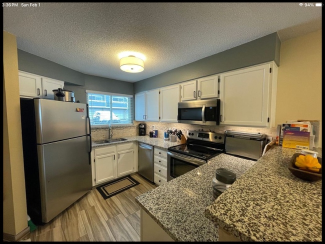 8743 W Cornell Ave in Lakewood, CO - Foto de edificio - Building Photo