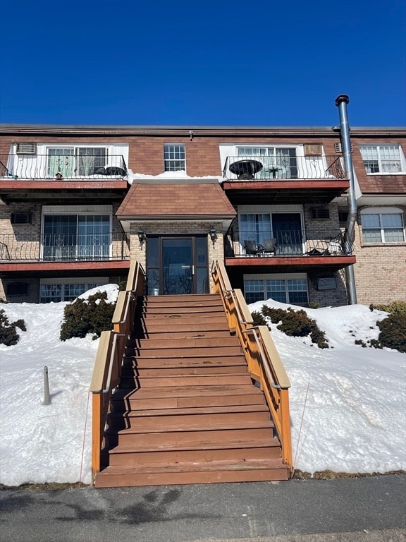 26 Williamsburg Ct in Shrewsbury, MA - Building Photo - Building Photo