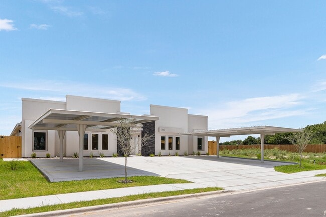 2020 Summerland Ln, Unit 3 in Edinburg, TX - Building Photo - Building Photo