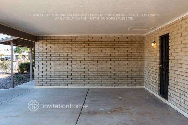 1129 E Hampton Cir in Mesa, AZ - Foto de edificio - Building Photo