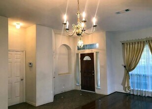 560 Cross Ridge Cir in Fort Worth, TX - Building Photo - Building Photo
