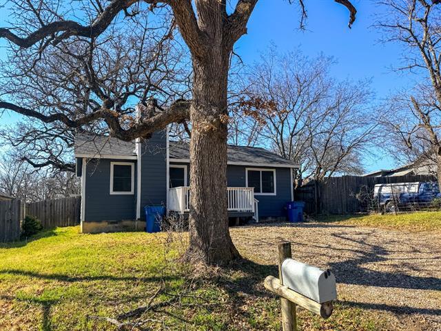 316 S Watson St in Alvarado, TX - Foto de edificio - Building Photo