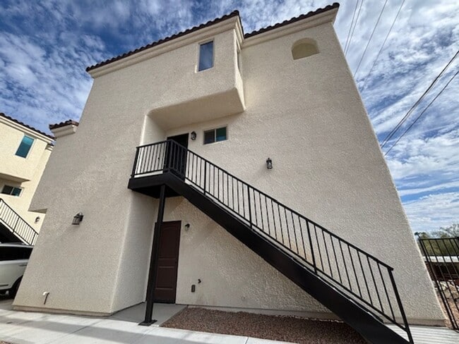 property at 2042 Swanson Ave