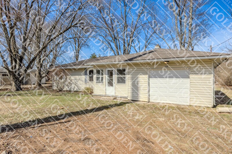 5900 W River Rd in Muncie, IN - Building Photo
