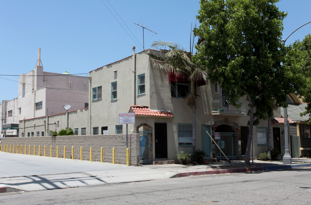 333 Orange Ave in Long Beach, CA - Building Photo