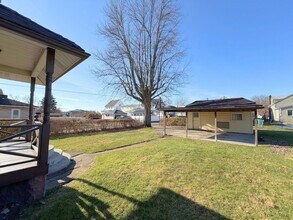 3741 Lindberg Way in Weirton, WV - Building Photo - Building Photo