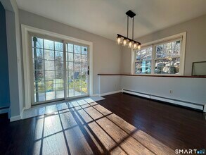 154 E Main St in Branford, CT - Building Photo - Building Photo