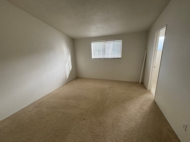 19010 Wellhaven St in Santa Clarita, CA - Building Photo - Building Photo