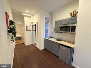 1003 S 6th St in Philadelphia, PA - Building Photo - Building Photo