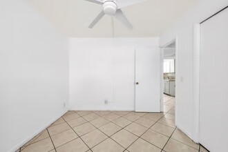 616 Lucerne Ave in Lake Worth Beach, FL - Building Photo - Building Photo