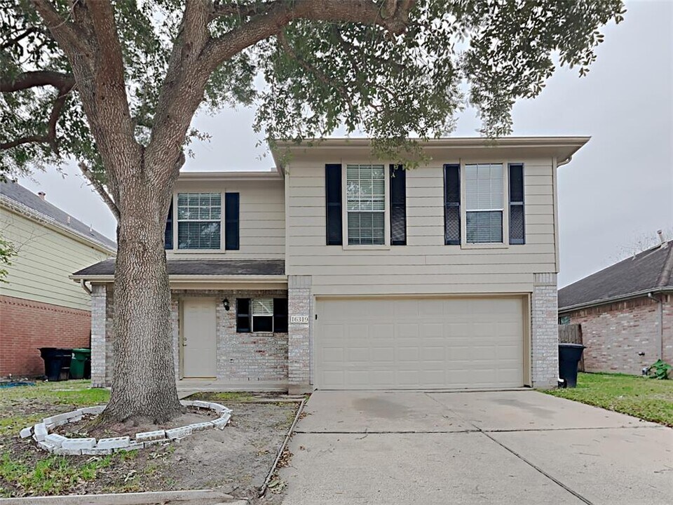 16319 Angel Island Ln in Houston, TX - Building Photo