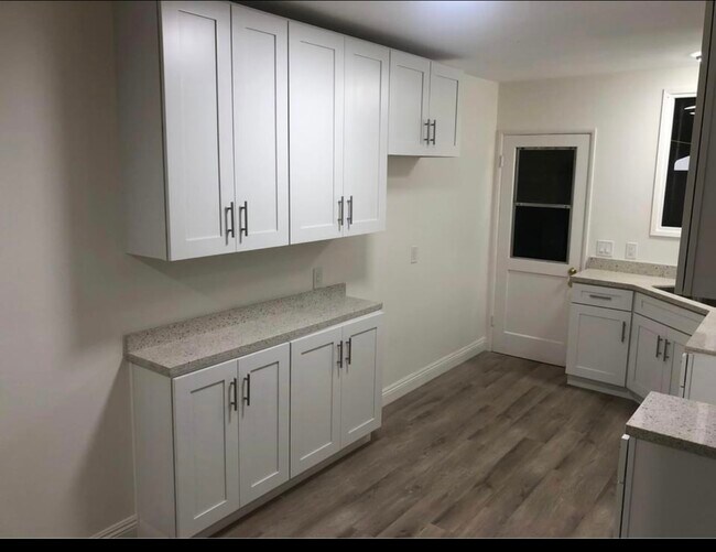 11900 Manor Dr Apartments and Nearby Hawthorne Apartments For Rent Hawthorne, CA