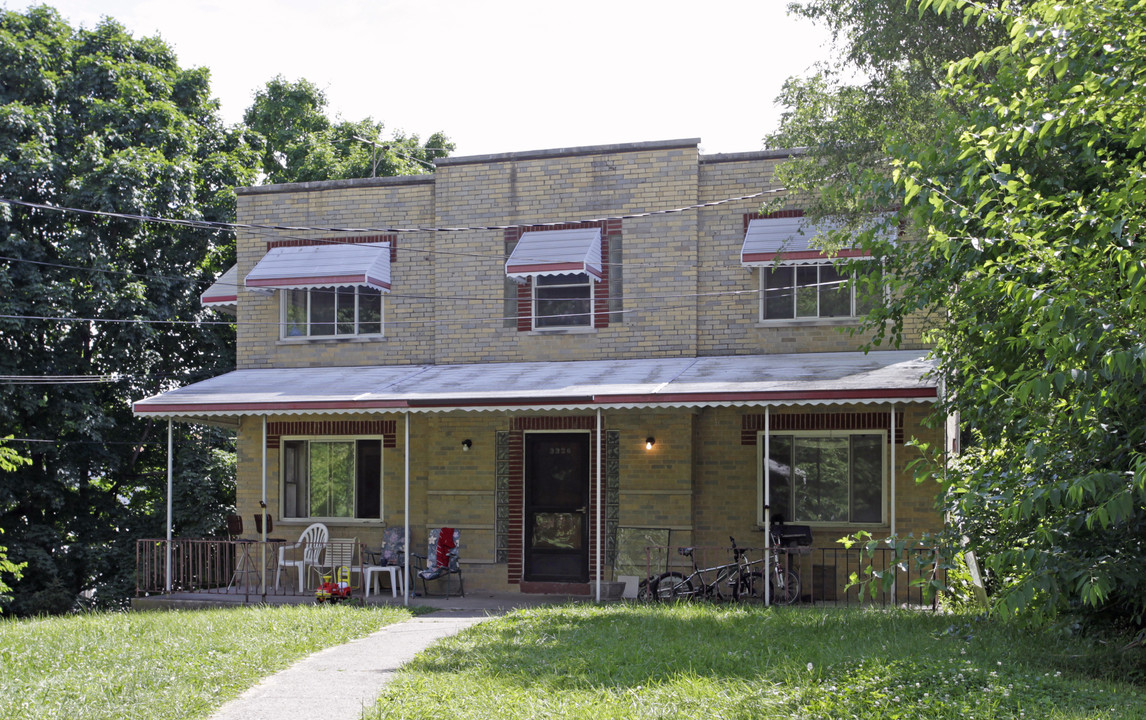 3326 McLelland Ave in Cincinnati, OH - Foto de edificio