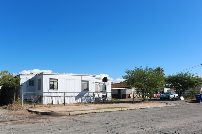 Dawn Mobile Home Park in Tucson, AZ - Building Photo - Building Photo