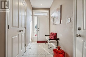 71 Locheed Dr in Hamilton, ON - Building Photo - Building Photo