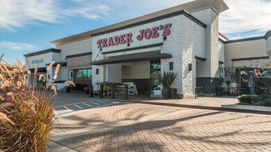 Villa Solana in Laguna Hills, CA - Foto de edificio - Building Photo