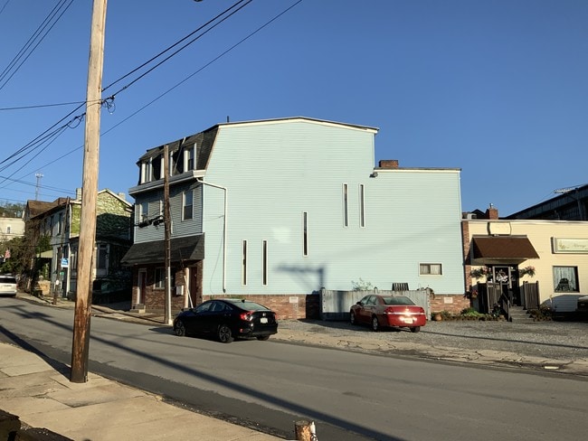 31 Freeport St, Unit 3, Unit 3