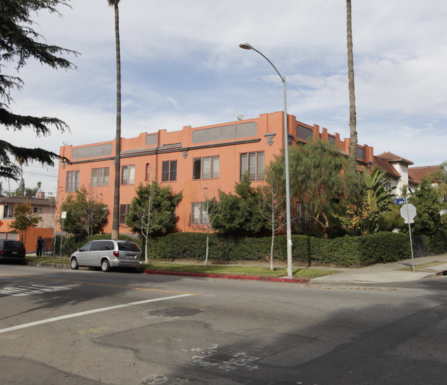 101 N Kenmore Ave in Los Angeles, CA - Foto de edificio - Building Photo