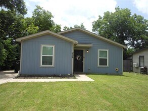 206 Royal St in Cleburne, TX - Building Photo - Building Photo