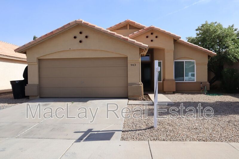 943 E Carla Vista Pl in Chandler, AZ - Foto de edificio