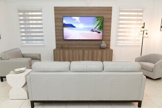 14361 SW 31st St in Miami, FL - Building Photo - Building Photo