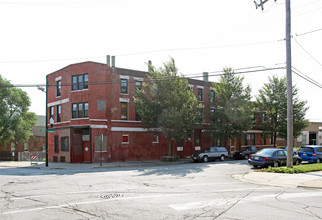 2065 W Coulter St in Chicago, IL - Building Photo - Building Photo