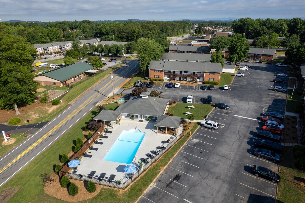 Brookfall I & II Apartments Easley, SC Apartments