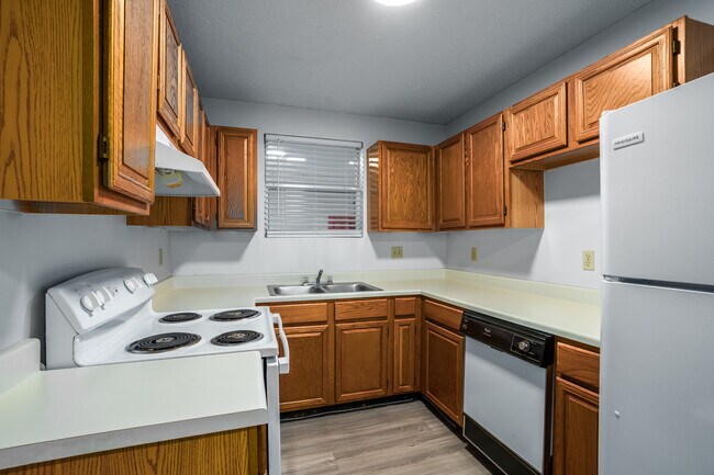 Silver Oaks Villas in New Braunfels, TX - Foto de edificio - Interior Photo