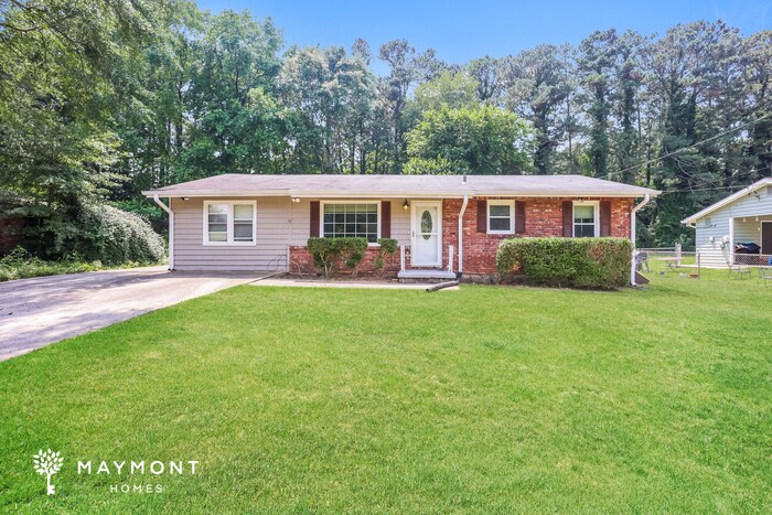 6197 Castlewood Dr in Morrow, GA - Building Photo