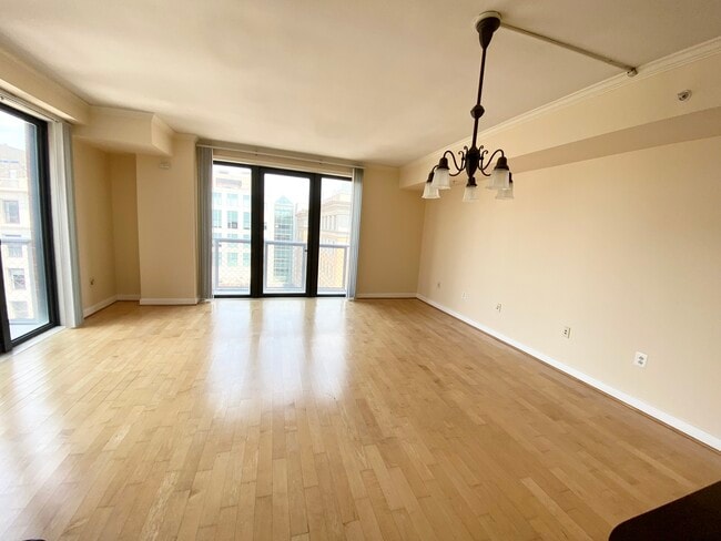 616 E St NW, Unit #1219
