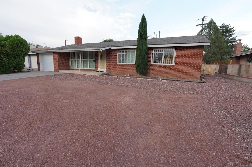 2806 San Pedro Dr NE in Albuquerque, NM - Building Photo