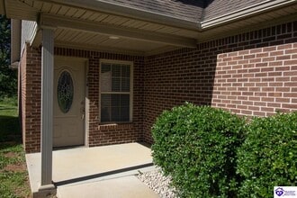 134 Twin Lakes Dr in Vine Grove, KY - Building Photo - Building Photo