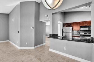 2881 N Oakland Forest Dr in Oakland Park, FL - Building Photo