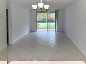6935 Huntington Ln in Delray Beach, FL - Building Photo - Building Photo