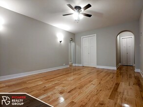 411 W Roscoe St, Unit 310 in Chicago, IL - Building Photo - Building Photo