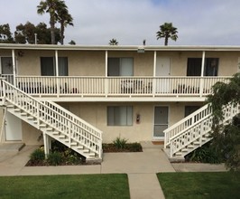 4930-4940 Nautilus St in Oxnard, CA - Foto de edificio - Building Photo